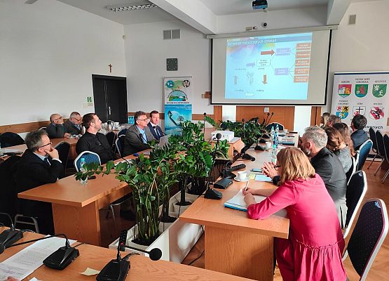 Grafika 2: Spotkanie w sprawie możliwości zatrzymania eutrofizacji Jeziora Lubowidzkiego