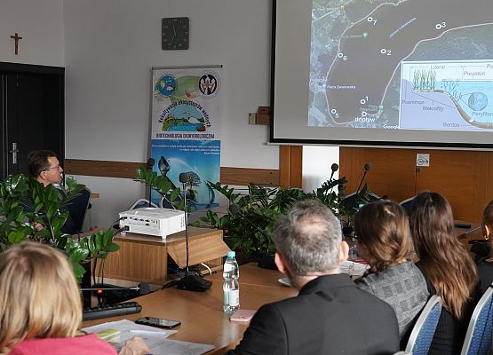 Grafika 7: Spotkanie w sprawie możliwości zatrzymania eutrofizacji Jeziora Lubowidzkiego